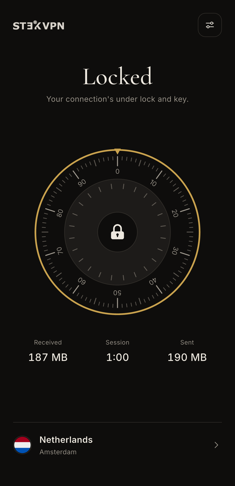The StekVPN app, connected to Amsterdam: the dial is locked, with the traffic received and sent and the session time under it.